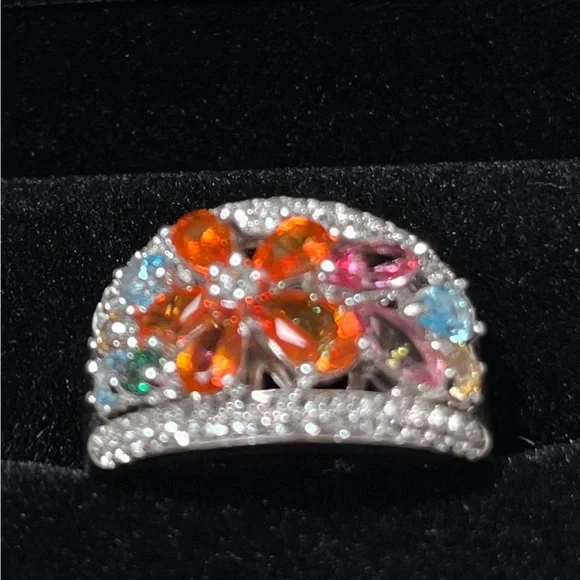 Flower ring sterling silver. Perfect Spring pop of pretty for your finger Size 7 - Picture 2 of 8